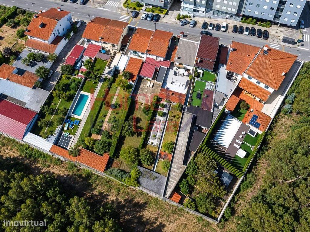 Moradia T4 em Fânzeres-45