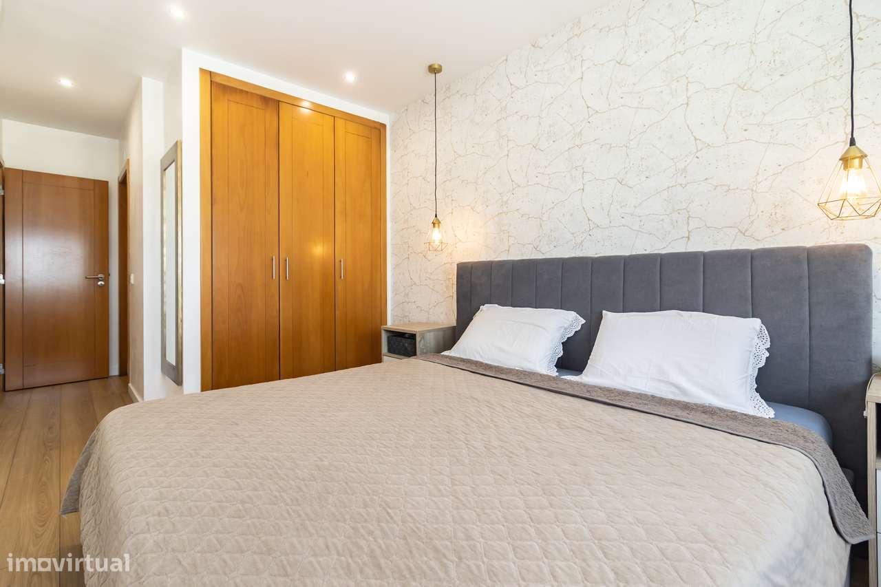 Moderno apartamento T3 com parqueamento e arrecadação-38