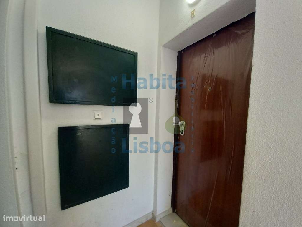 Duplex T3 Com Terraço junto à Praia Costa da Caparica-27