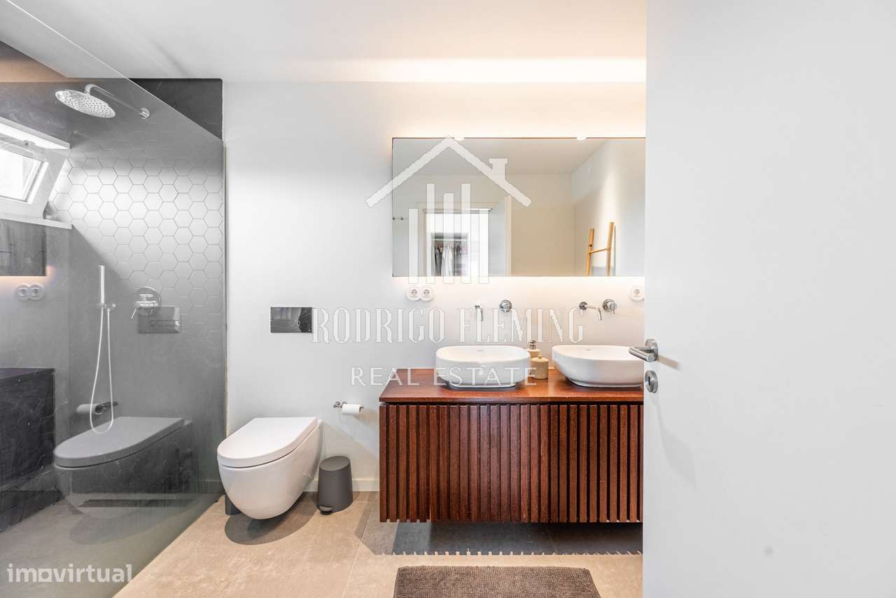 Moradia T4 com Jardim e Vista Mar - MIRAMAR-18