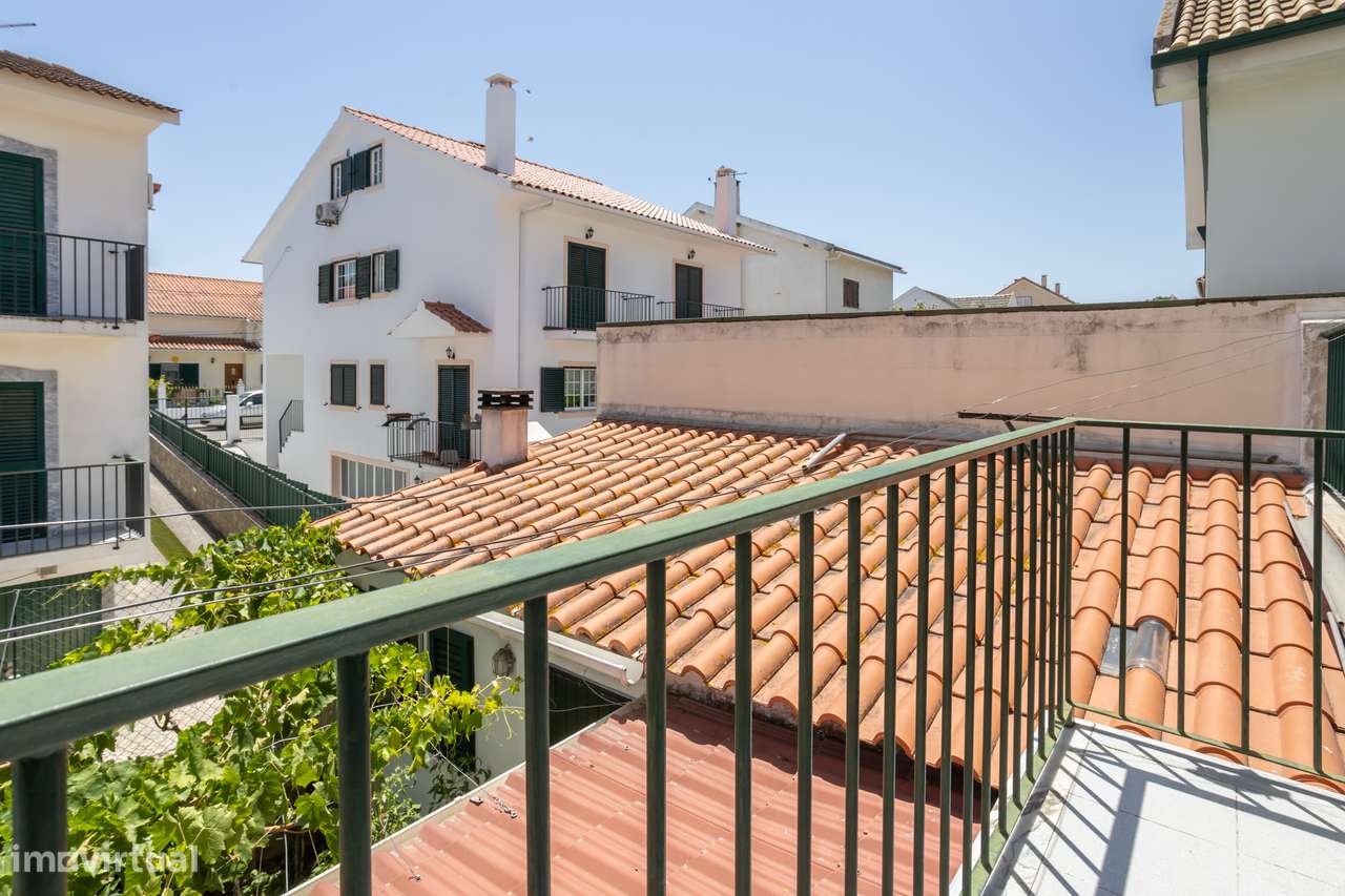 Moradia Geminada com Jardim, Cave e Garagem.-37