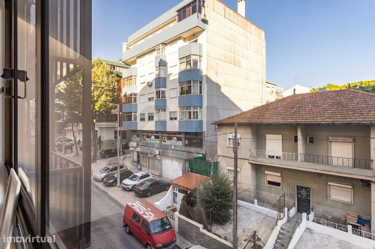 Apartamento T2 na Rua da Liberdade em Almada-25