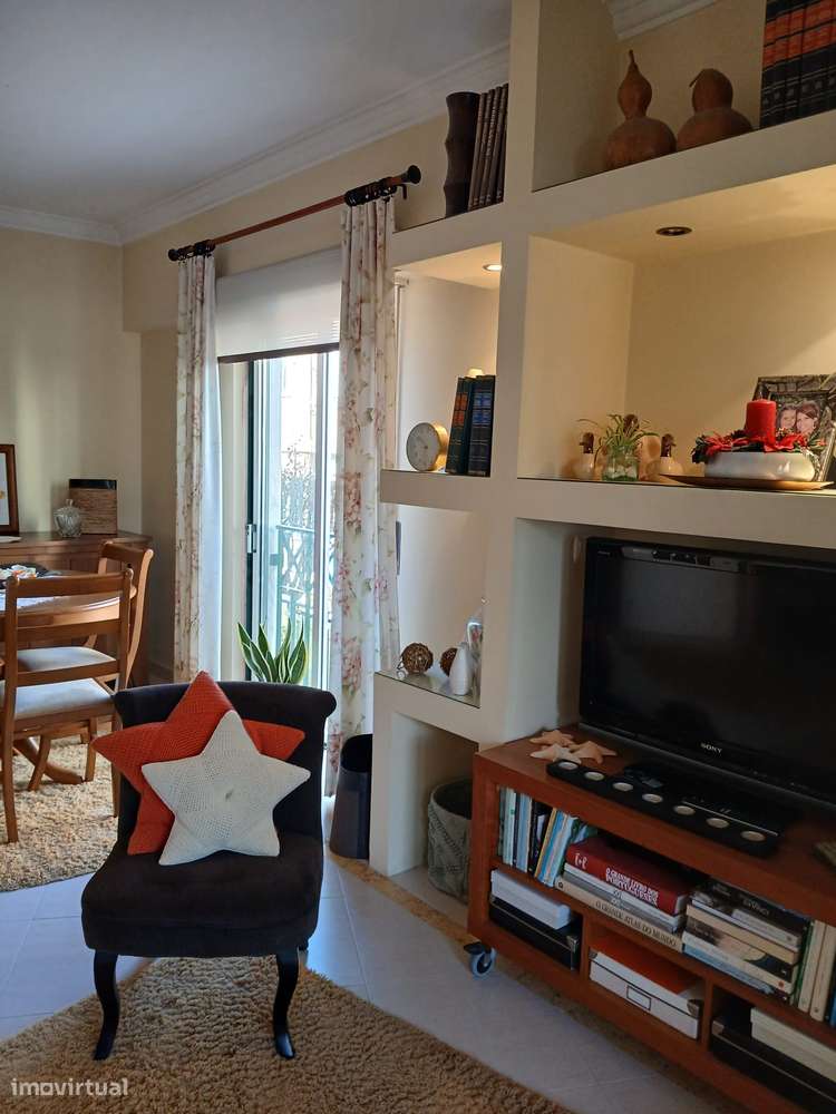 Apartamento T1 no centro do Estoril impecavel - Grande imagem: 4/18