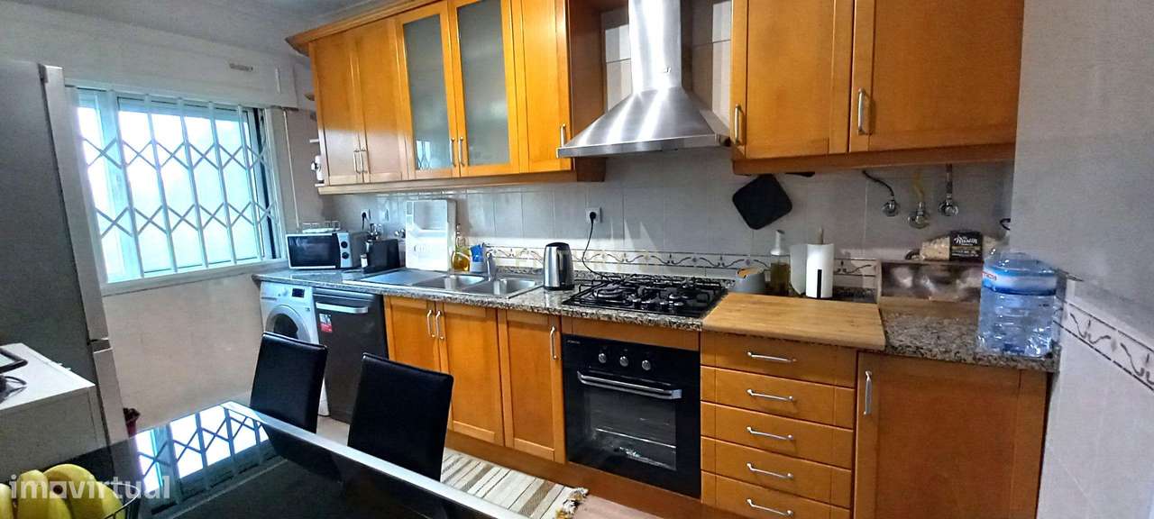 Apartamento T2 remodelado com arrecadação | Varge Mondar – Rio de Mour - Grande imagem: 3/31