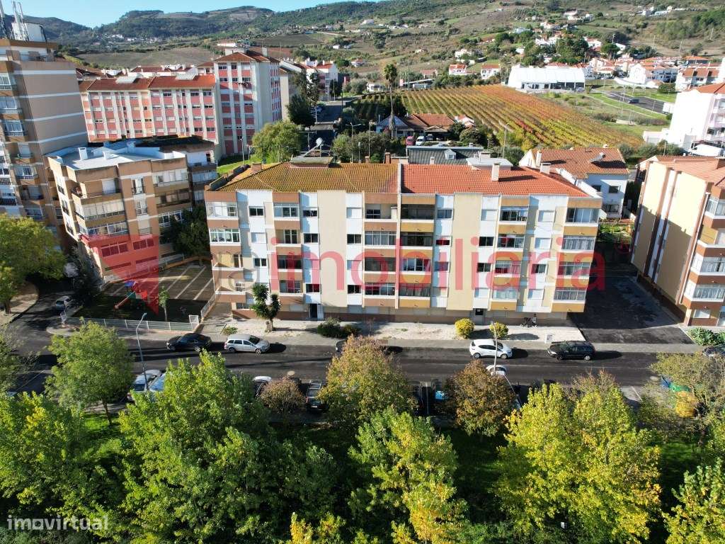 Apartamento T3 no Centro de Arruda dos Vinhos-17