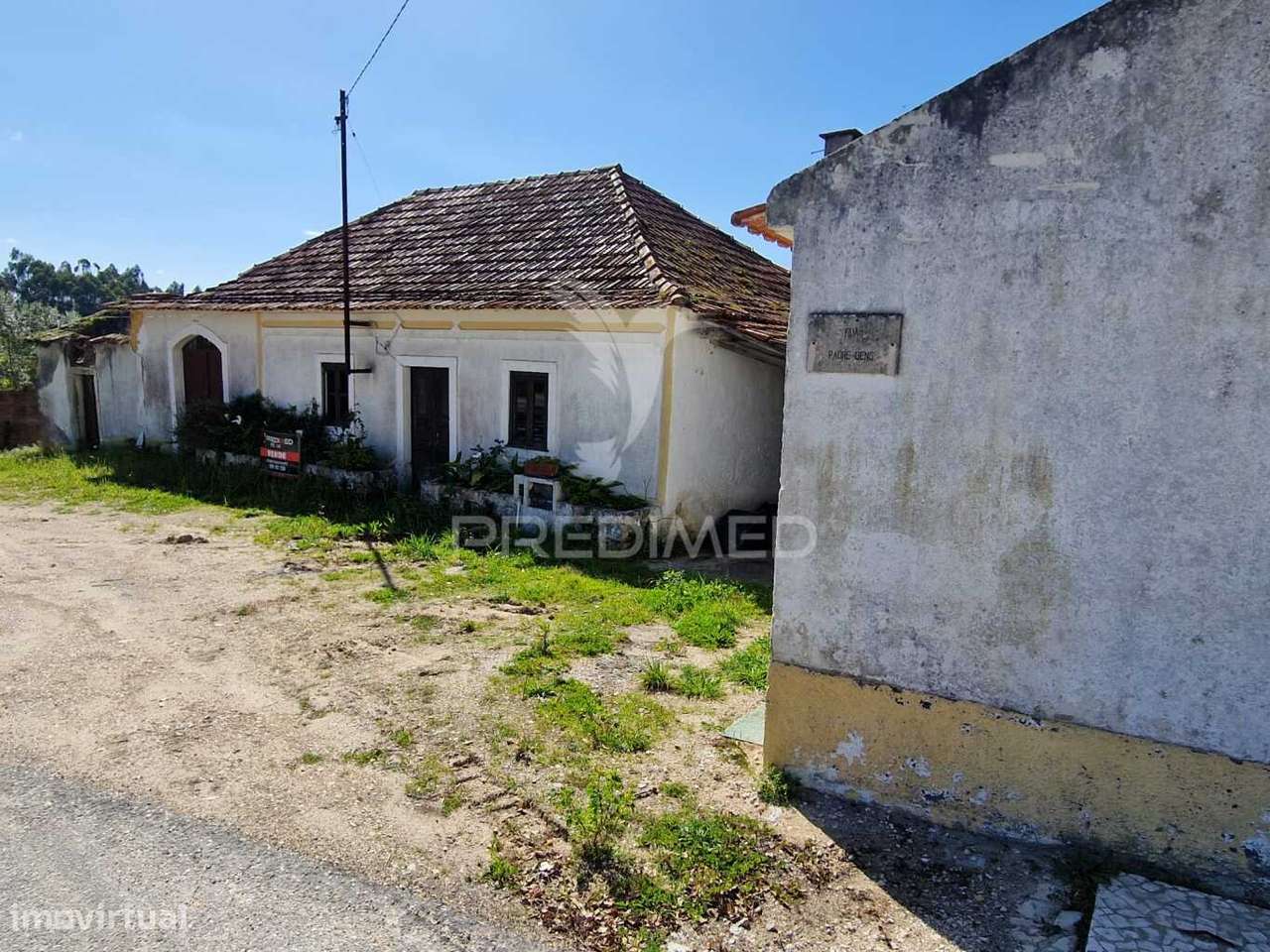 Moradia para restauro junto ao castelo de Ourém - Grande imagem: 3/5