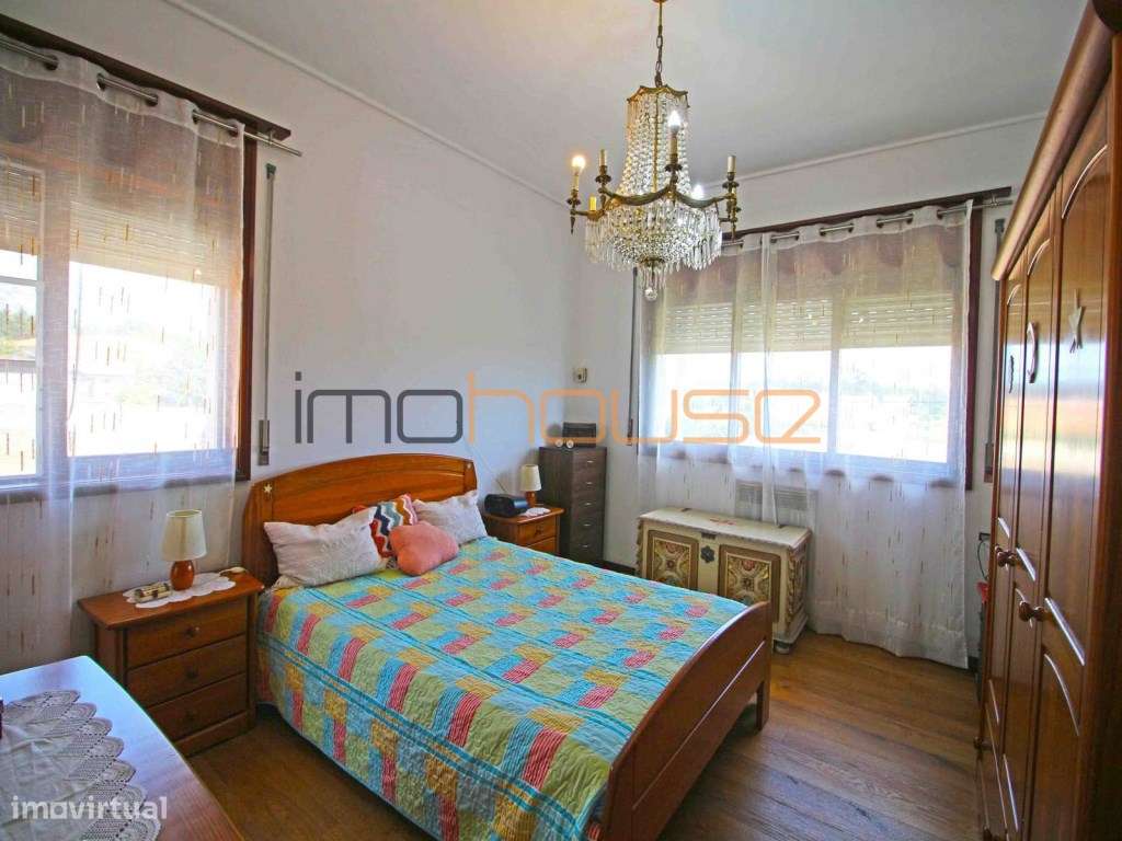 Duas Moradias T6 +T2 e Pomar perto da Praia-25