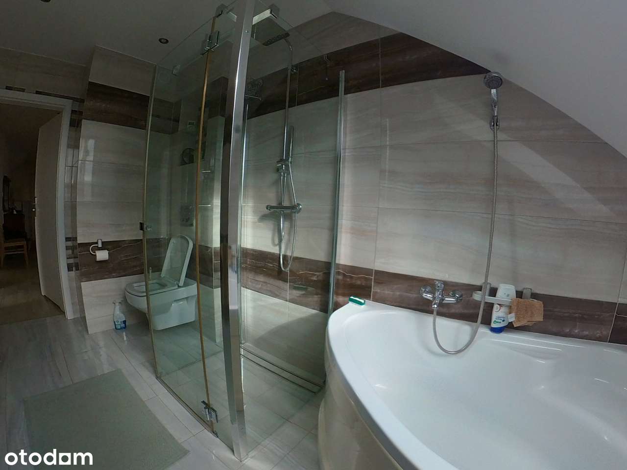 Przestronny dom z 6 pokojami w cichej okolicy-14