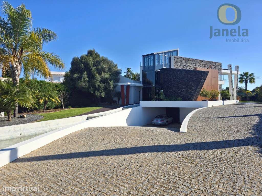 Moradia contemporânea com vista mar e a 10 minutos de várias Praias. - Grande imagem: 5/17