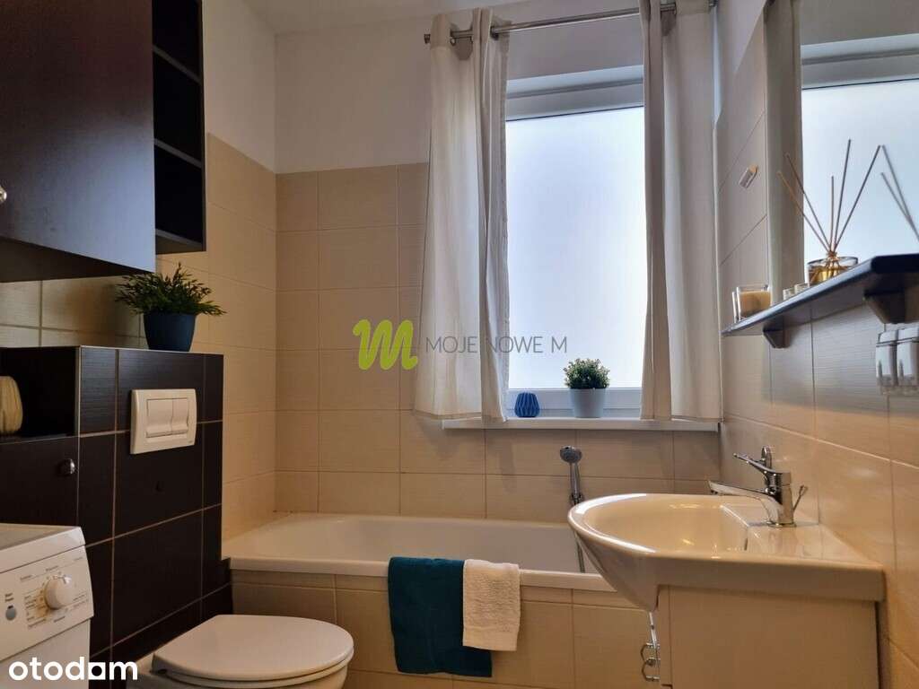 z miejscem postojowym w hali, Rezerwat Żurawiniec-6