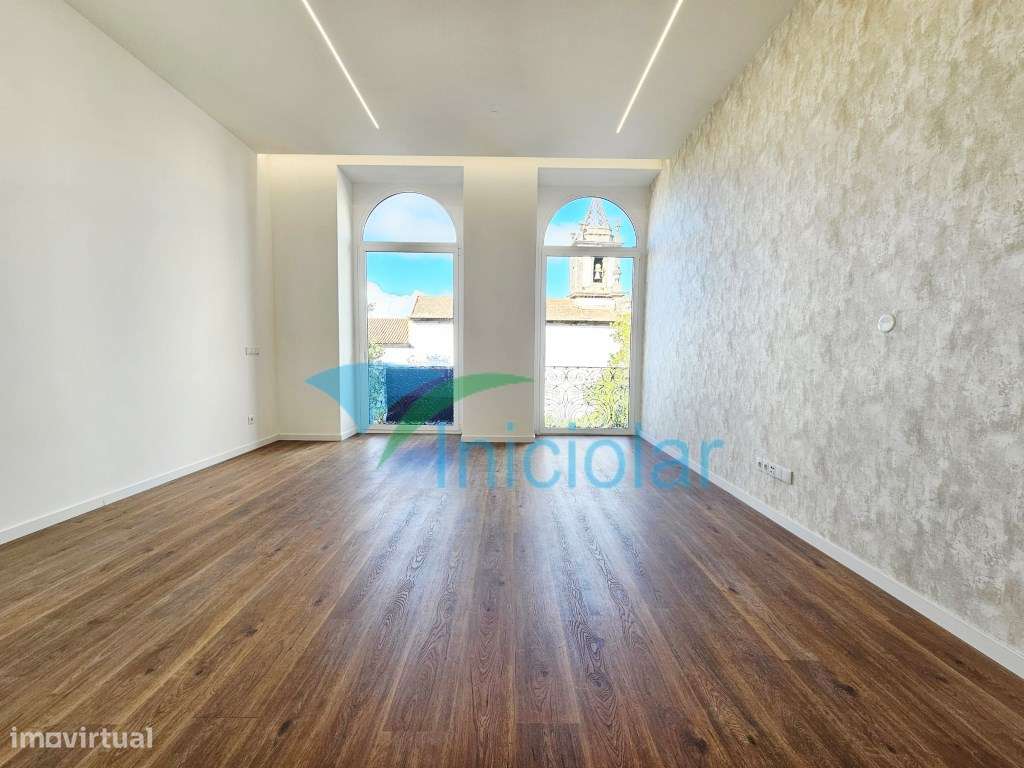 Apartamento T2 Totalmente Remodelado no Centro Histórico de Penafiel-6