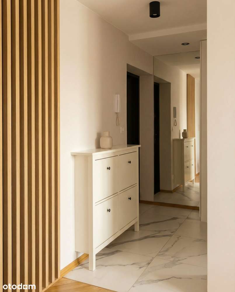 3 pokoje| Widok na PKiN | 11. piętro | Centrum | Metro 100m | - Więcej