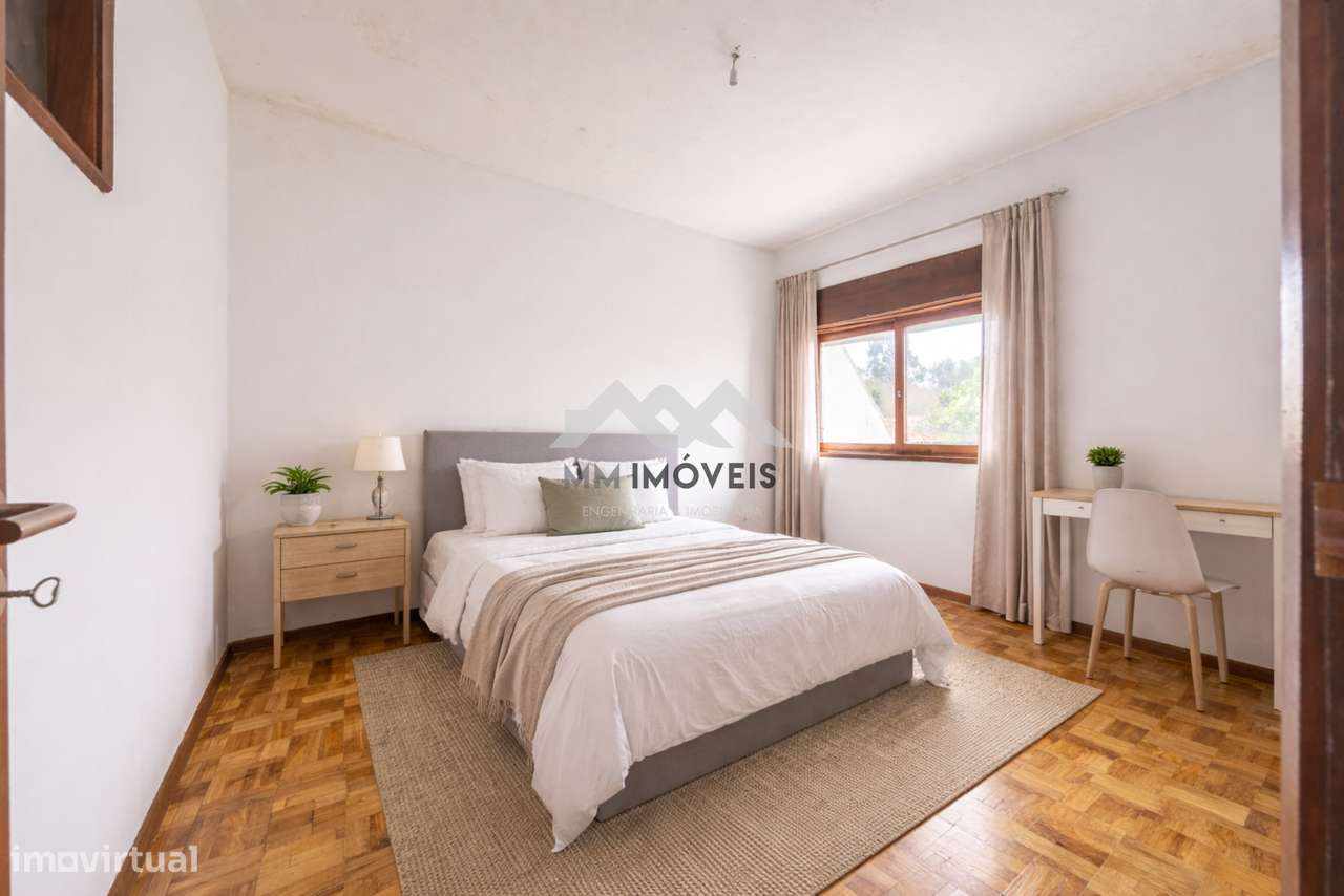 Andar Moradia T2 | Renovado | Terraço | 3 Frentes | Garagem-2