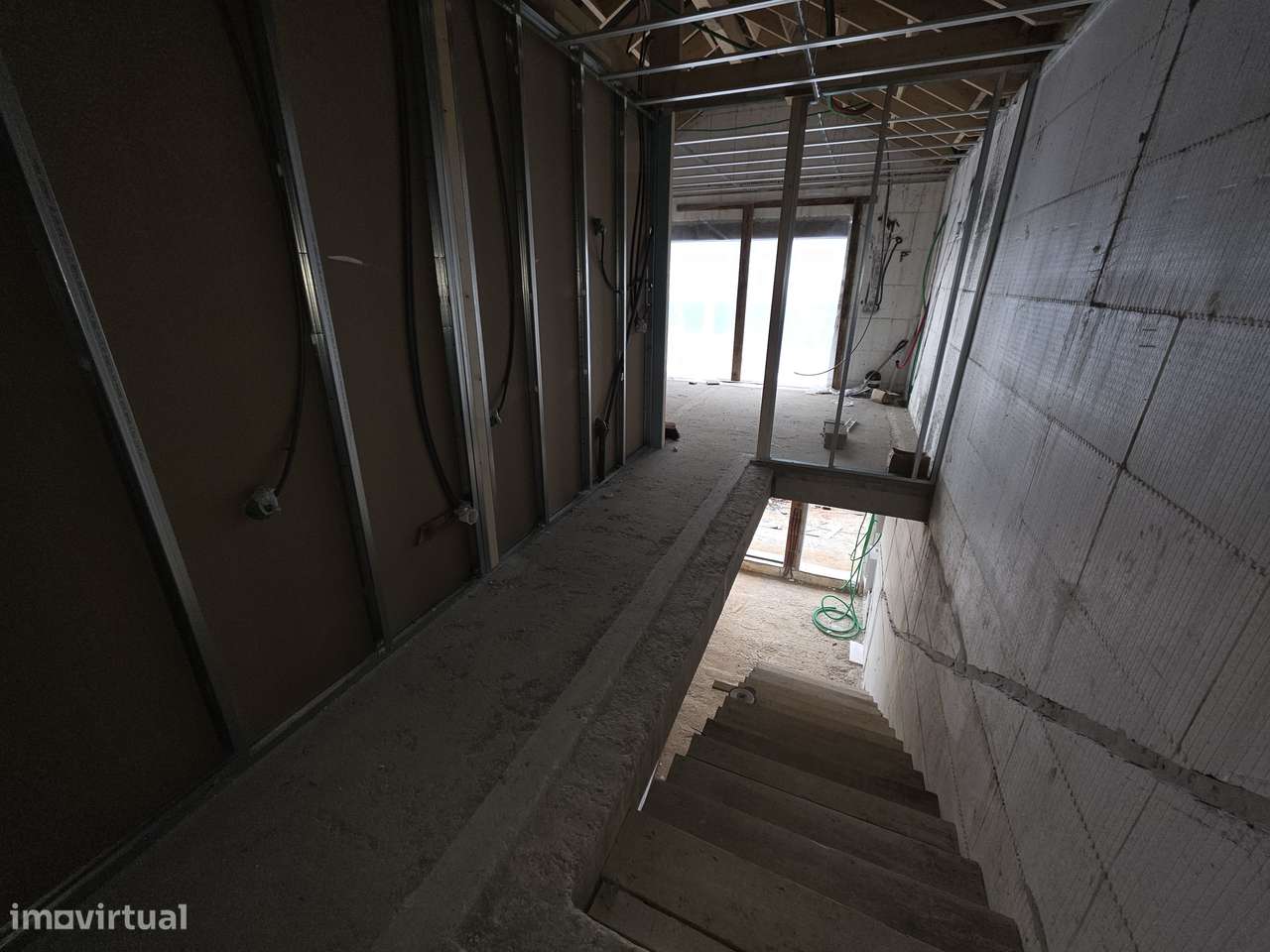 FANTÁSTICA Oportunidade de Negócio – Moradia T2-15