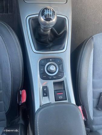 Renault Laguna 2.0 dCi GT 4Control - 13