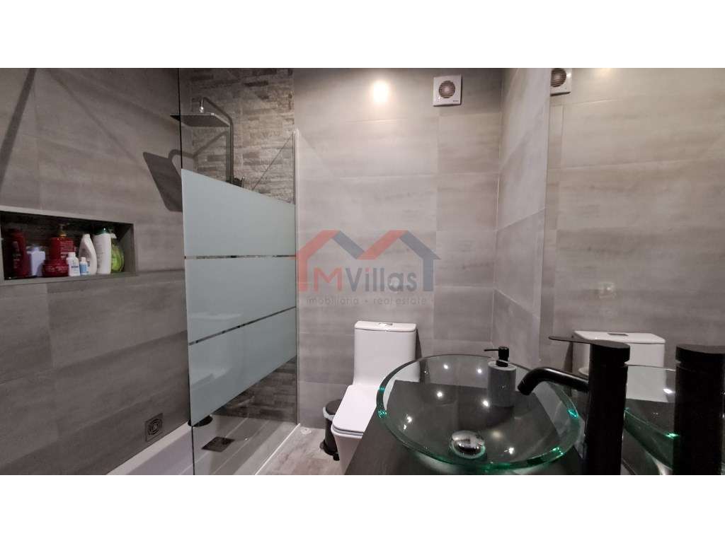 Moradia V3 com garagem no centro - Loulé-18