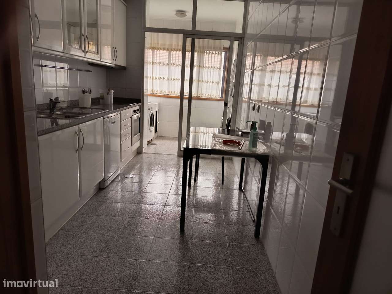 Apartamento T3 com varanda, garagem e jardim - Grande imagem: 2/11