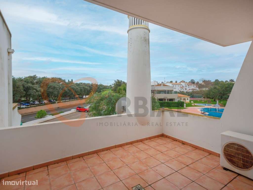 Moradia V2 para venda, inserida em condomínio privado com piscina, ...-22