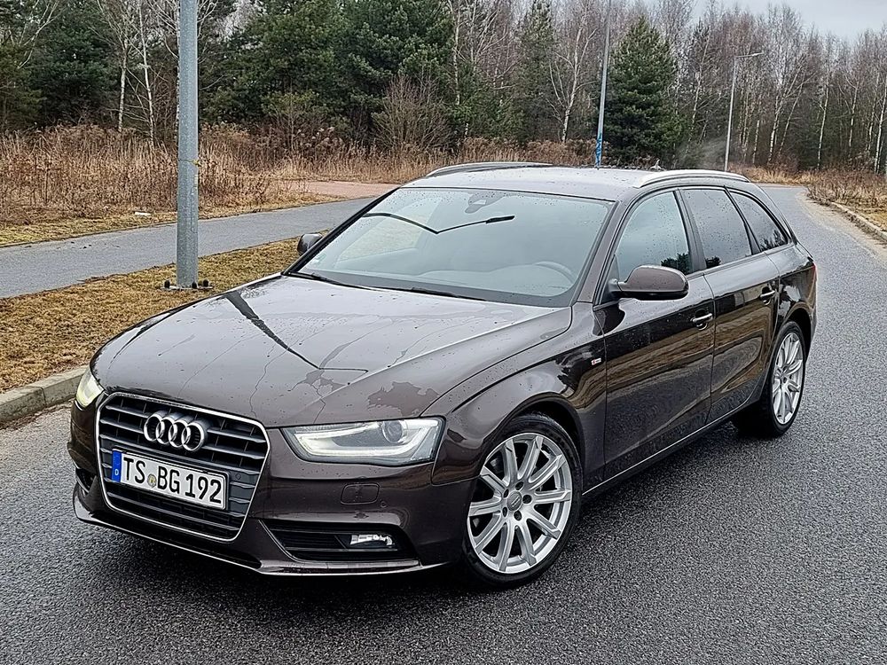 Audi A4 B8 2.0 TDI DPF S line Sportpaket 2012