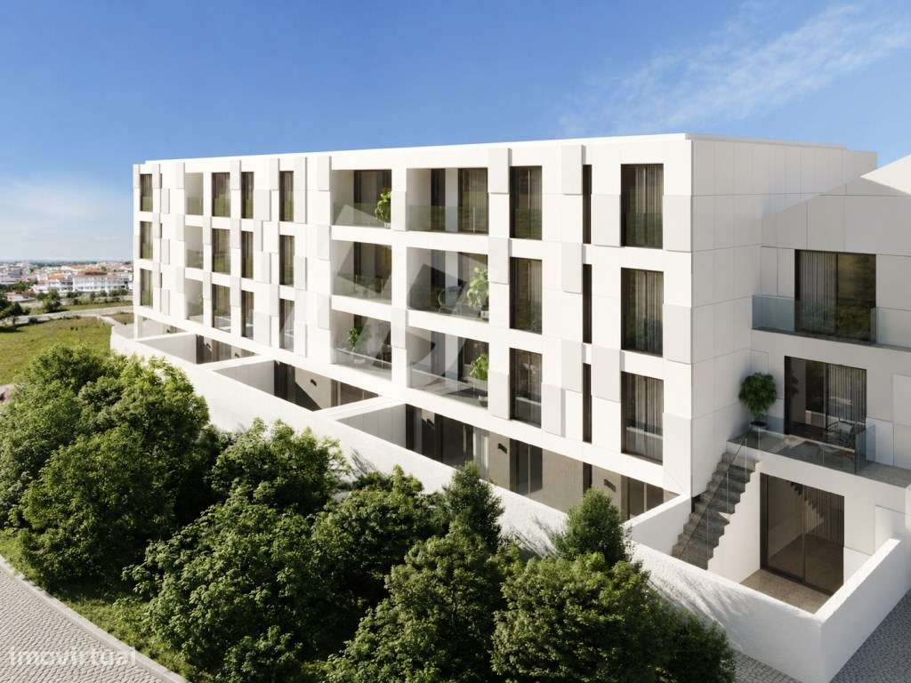 Apartamento T2 com Terraço Privativo - Centro de Aveiro-3