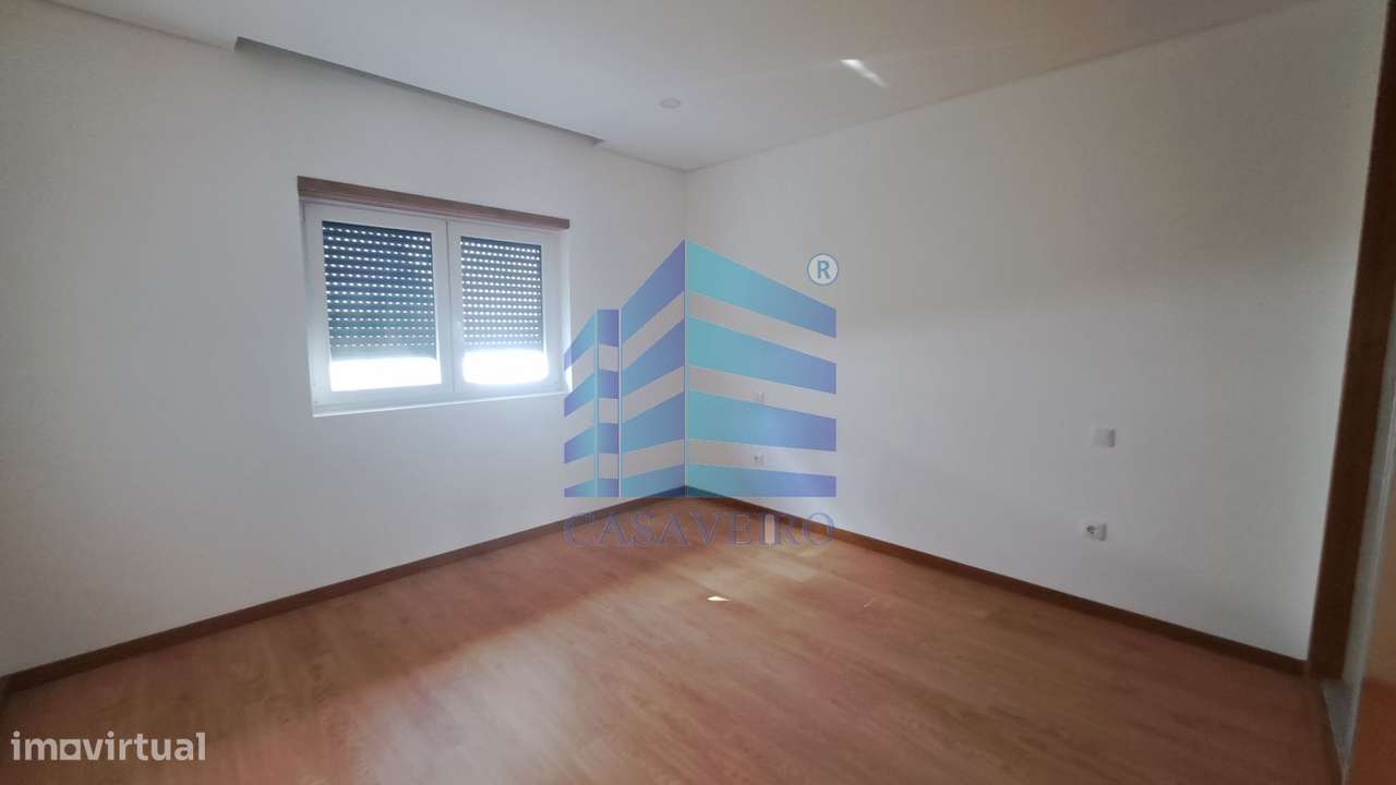 Moradia T3 Geminada  com garagem-12