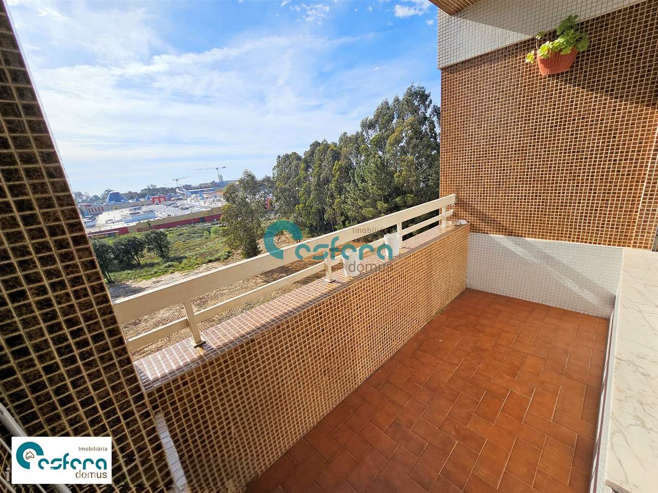 Apartamento T2+1 com Varandas e Garagem em Santa Marinha, Gaia, Porto-5