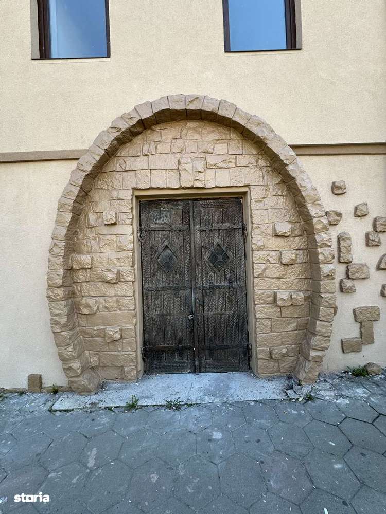 Spațiu comercial 300mp de închiriat, locație centrală - Imagine principală: 5/17