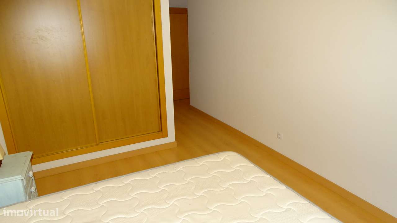 Arrenda-se apartamento T3, a médicos estagiários/professores - Grande imagem: 5/11