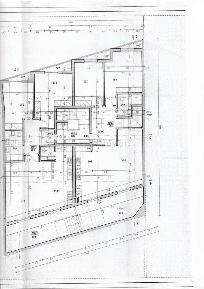 Procura espaço e conforto? Veja este T4 Duplex-42