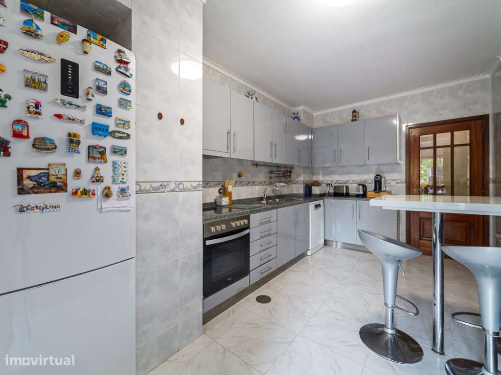T3 com 161 m² no Coração de Arcozelo | Garagem para 2 Carros | Exce...-9