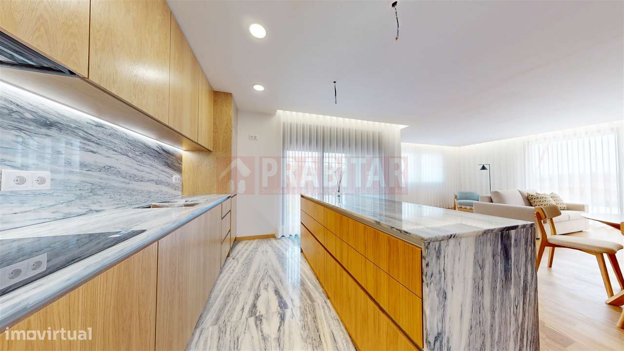 APARTAMENTO T4 DUPLEX NOVO COM TERRAÇO NA COBERTURA À SOLUM - CEDRO RE-11