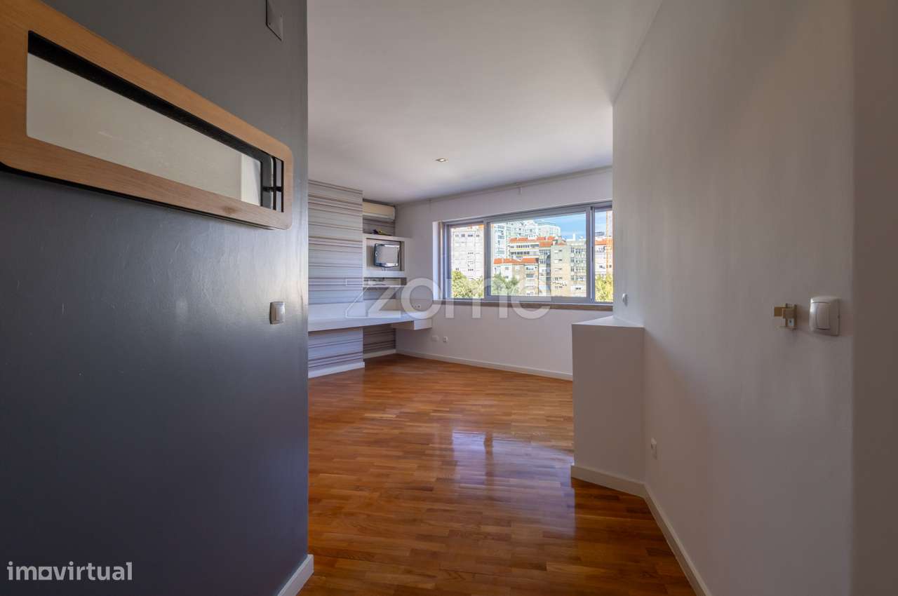 T1 Charmoso Próximo às Amoreiras com Estacionamento-18