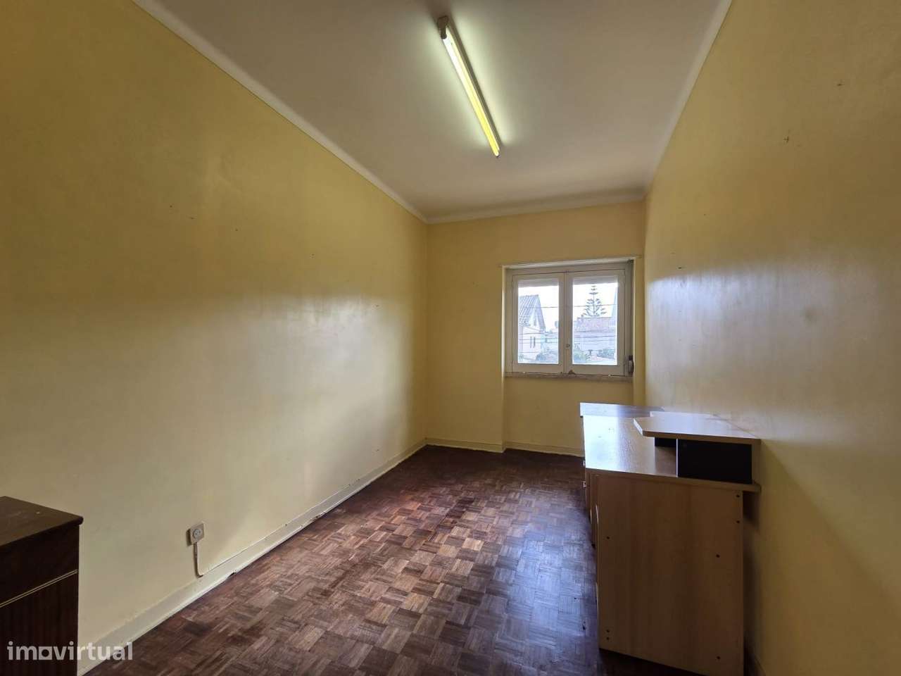 Centro Mem Martins - T4 para remodelação - Grande imagem: 2/48