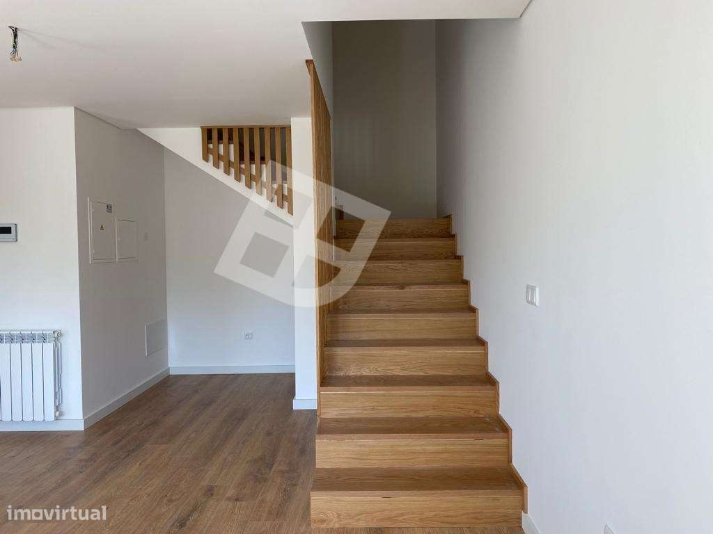 Apartamento T3 Duplex C Solarios E Varandas Centro De Aveiro