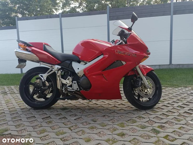 Honda VFR - 2