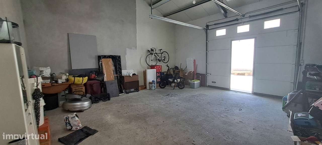 Moradia Rústica em fase de acabamento, com garagem, em Sendim-6