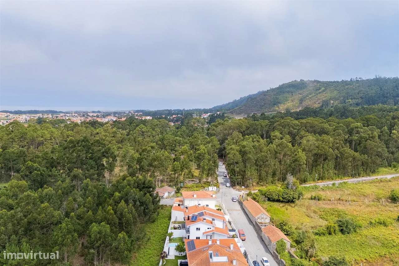 Moradia T4 com piscina nas Marinhas | Esposende-55