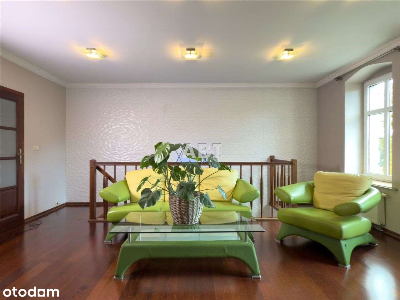 Klimatyczna w pełni wykończona kamienica w centrum-16