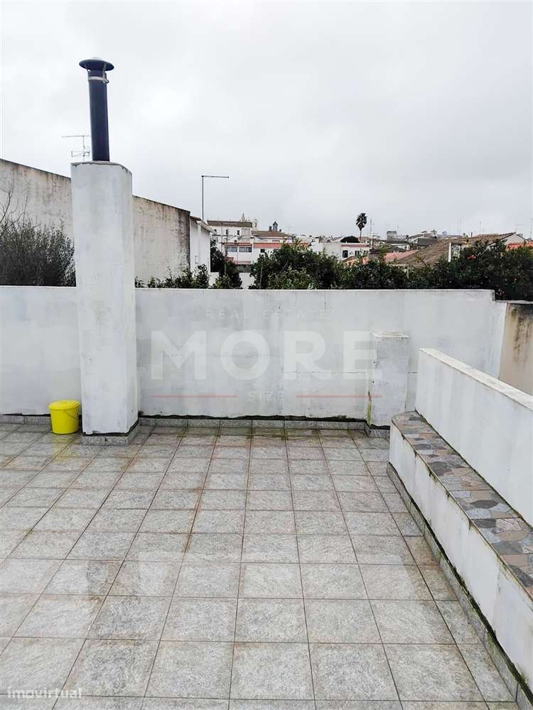 Moradia T3 Térrea Totalmente Remodelada-17