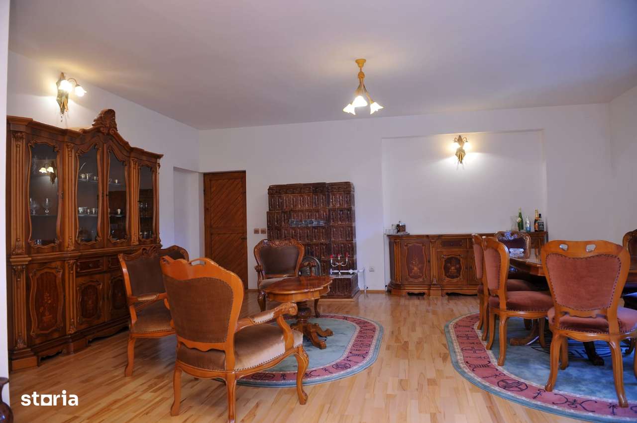 Vila de pe cărțile poștale-7