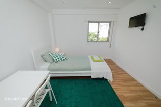 684808 - Quarto com cama de solteiro em...