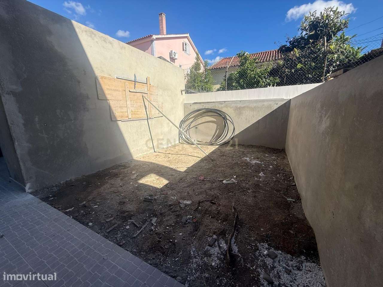 Quinta do Conde - moradia geminada nova de 4 assoalhadas  c/ garagem - Grande imagem: 5/17