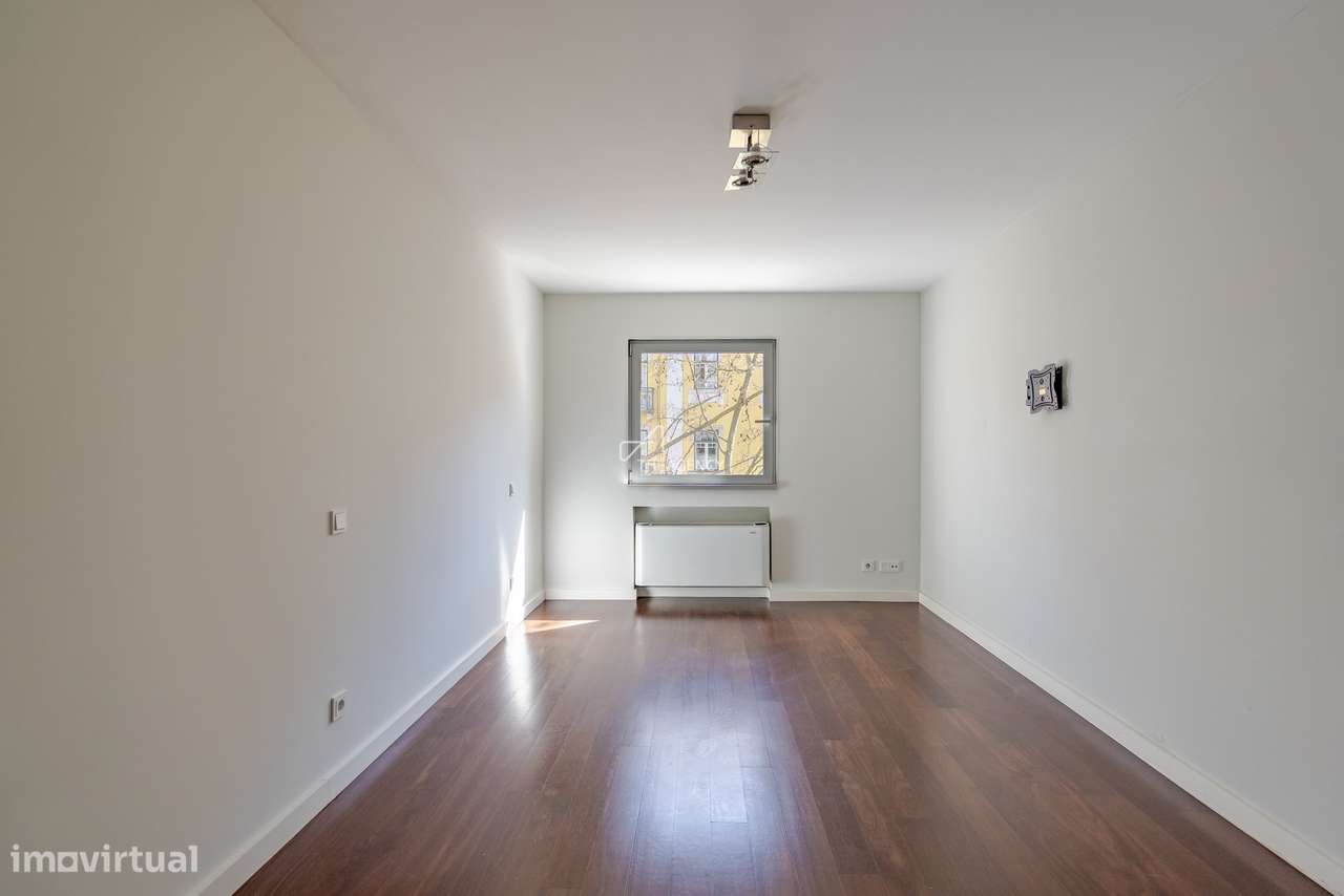 Apartamento T1 com Garagem na Rua Viriato – Avenidas Novas | Lisboa-13