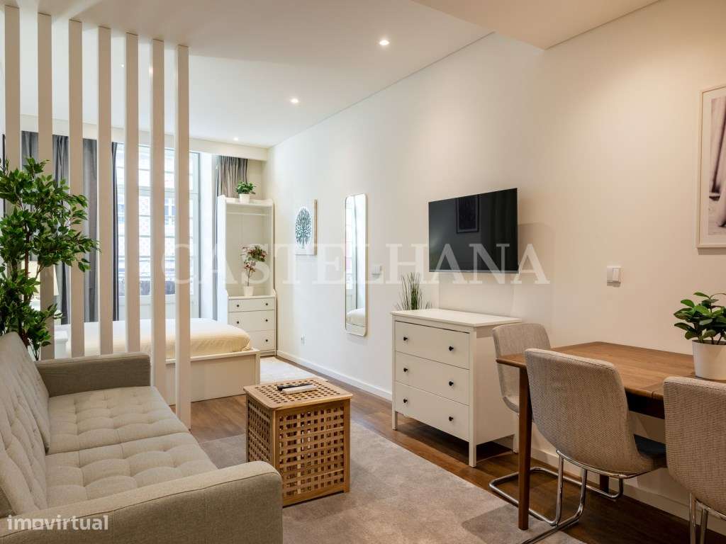 Apartamento T2 com varanda na zona histórica do Porto - Grande imagem: 3/53