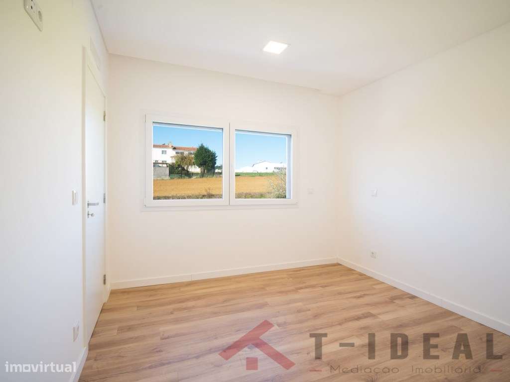 Moradia T4 nova próxima da Lourinhã e das praias-35