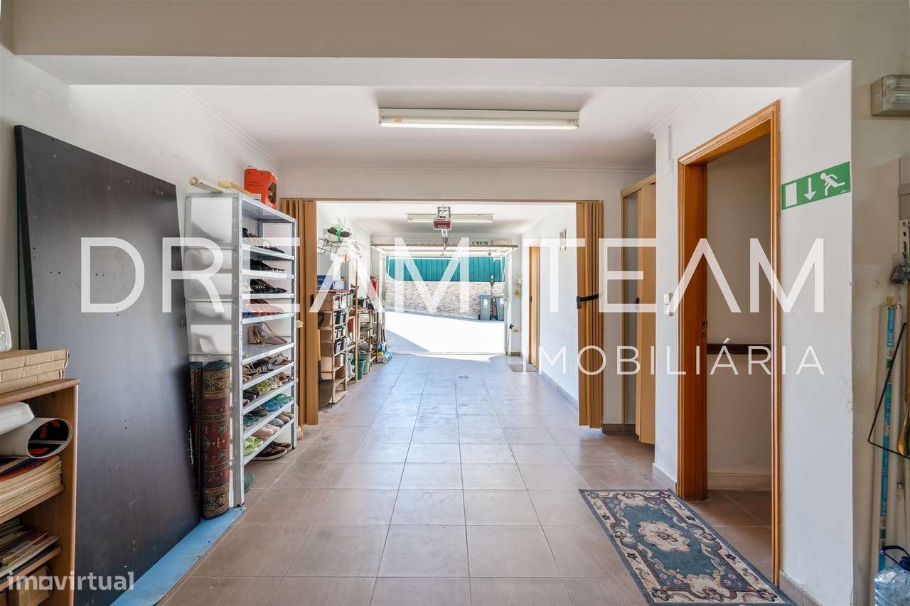 Moradia T3 Vila Nogueira de Azeitao Com Piscina-23