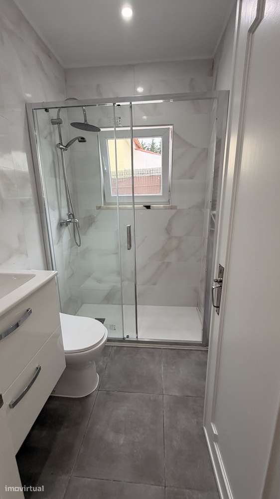 Moradia T2 remodelada com jardim e estacionamento – Alcabideche - Grande imagem: 2/13