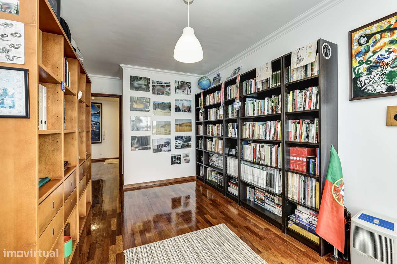 Elegante e confortável T3, com garagem fechada, em condomínio fechado-17