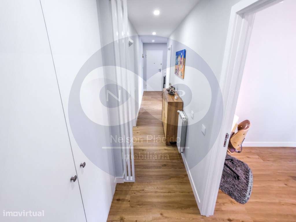 T2 com Cozinha Equipada, Varanda, 2 WC's, 3 Roupeiros embutidos e G...-9