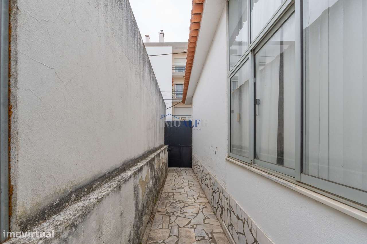 Moradia T2 com quintal no centro do Pinhal Novo, junto a transportes-24